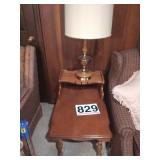 Matching end tables and lamps - 2 each