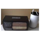 Jewelry cleaner and light