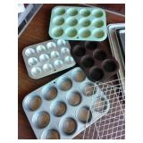 Muffin and baking pans