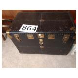 Famous Barr Co trunk - one handle broken