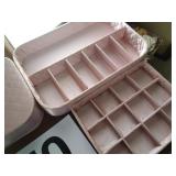 Jewelry boxes/holders