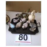 Decor birds and nest and wooden tray w/ metal