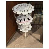 Heavy metal stand 27 inches tall