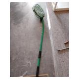 Garden grabber yard rake