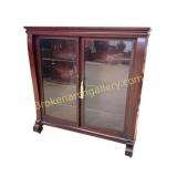 Classical Mahogany Curio Cabint