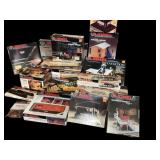 Good Group Vintage Lionel Train Accessories