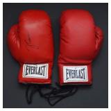 Fï¿½lix Trinidad & Julio Chavez Signed Boxing Gloves