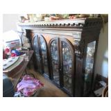 Lighted curio with glass shelves approx 6