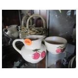 Vinteage individual creamer and sugar w/ cherry