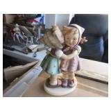 Hummel Telling Her Secret TMK 2