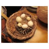 Raffia "nest" with eggs