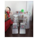 Pair handpainted rose decor shakers, Lefton 50th