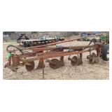 International 3pt 4-Bottom Plow, w/ Hydraulics
