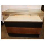 Lighted Display Cabinet, 48"x21"x40";