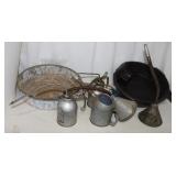 5 Oil Cans, 2 Funnels & 2 Drain Pans