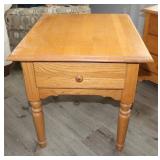 1 Drawer End Table 22'x26'x22'