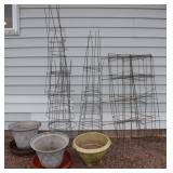 3 Flower Pots & 13 Tomato Cages