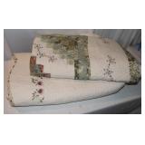 2 Quilts: White 102x116', Green 102x119'