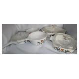 2 Corningware Casserole Dishes & 3 Pans w/ 1 Lid