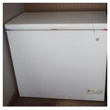 GE Chest Freezer Mo. FCM7SUBWW 37x21x33', Works