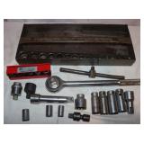 38 Large 1/2 & 3/4' Drive Sockets, Extensions &
