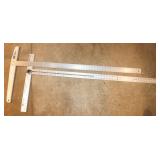 2 Drywall Squares 4'x22' 1 adjustable