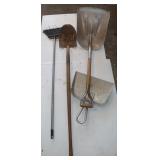 Shovels, broom, dust pan, 1 spade, I scoop