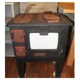 Vintage Cast Iron Stove, 23.5x19.5x30'