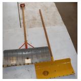 2 Snow Shovels
