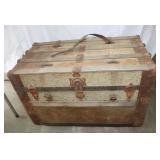 Vintage Trunk 34.5x19x21'