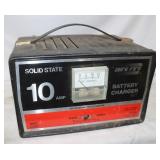 Sure-fire 10 amp battery charger, works Mo.