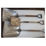 2 Aluminum Scoop Shovels & 1 Square Shavel