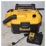 Dewalt 20V cordless vacuum w/ battery & charger;