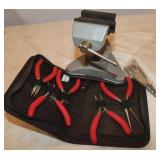 Plier Set, Screwdriver Set & Suction Bench Vise