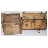 Fishing Spear, Crate & Box: