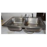 Stainless Steel Double Bowl Sink w/