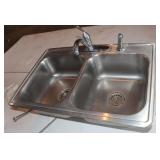 Stainless Steel Double Bowl Sink w/
