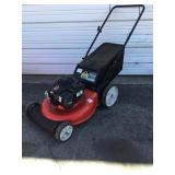 21 in Yard Machine Lawn Mower w/Bag