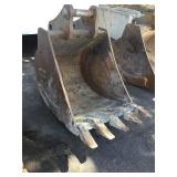 24 in Tag Excavator Bucket