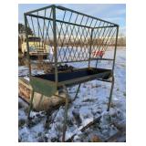 HAY FEEDER