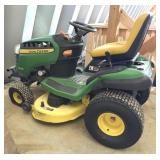 John Deere D130 Riding Lawn Mower