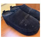 Balenciaga Alaska Soft Platform Mule in Black