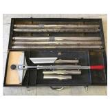 Roberts Carpet Stretcher W/ Metal Carry Case