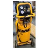 Dewalt 200PSI 15 gal Air Compressor D55168