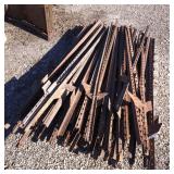 (52) T Posts on Pallet,