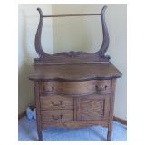 Quarter-Sawn Oak Washstand - H - 50' x W 32' x 17'