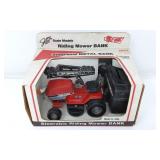 1/16 Riding Mower Bank w/Box