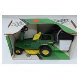 1/12 John Deere Riding Mower Ertl w/Box