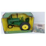 1/16 John Deere Narrow Front G & 1/64 Model A