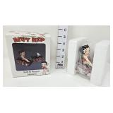 2092 Vandor Betty Boop Salt & Pepper Shakers NIB